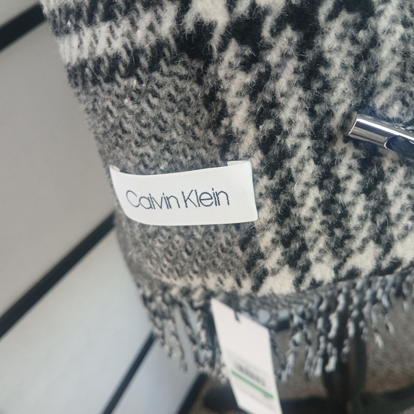 Black and White Plaid Coat Calvin Klein - Picture 7 of 7